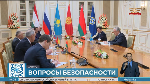 Глава государства встретился со спикерами палат парламентов стран ОДКБ