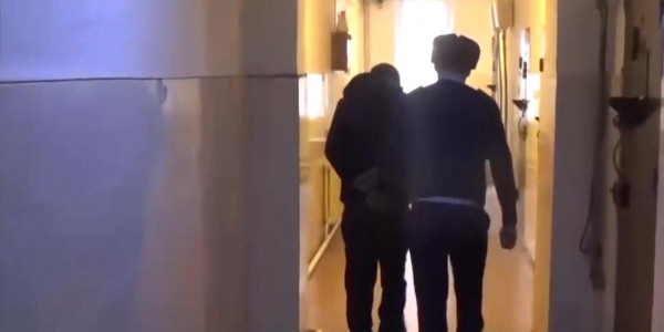 Вышедших на свободу педофилов будут контролировать с помощью спецбраслетов