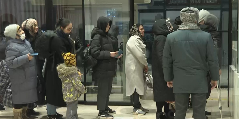 16 казахстанцев вернулись на родину из Турции бортом МЧС