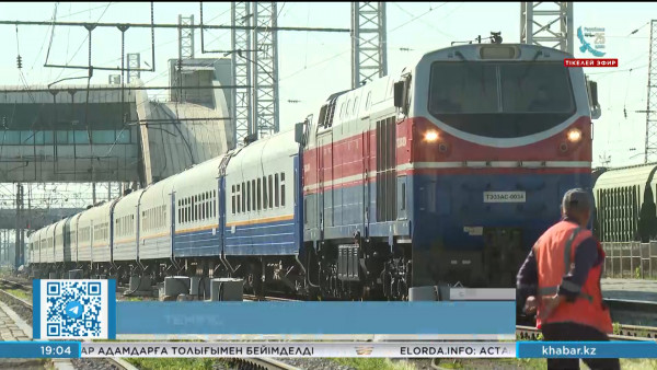 Сенат отырысы: теміржолшылардың зейнет жасы талқыланды