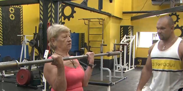 75-летняя алматинка взяла &laquo;золото&raquo; на Чемпионате по пауэрлифтингу