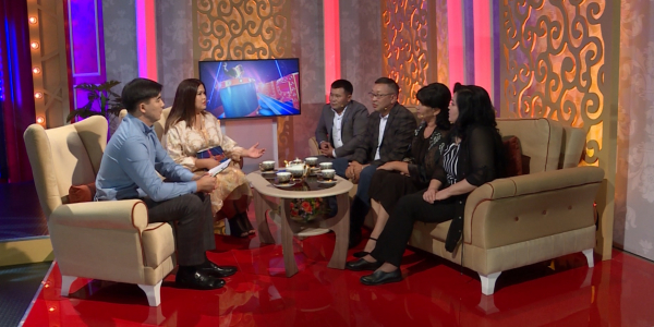 Дәулет Шоқпаров, Жеңіскүл Дәулетова, Әлия Сауғабекова, Жанболат Нұрданбек. &laquo;Tόrletińiz&raquo;