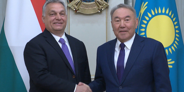 Елбасы провел встречу с премьер-министром Венгрии