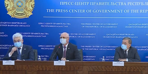 Российская вакцина может попасть в Казахстан уже в конце этого года