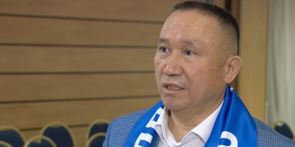 Әуесбаев аймақтардан келген сайлаушылармен кездесті