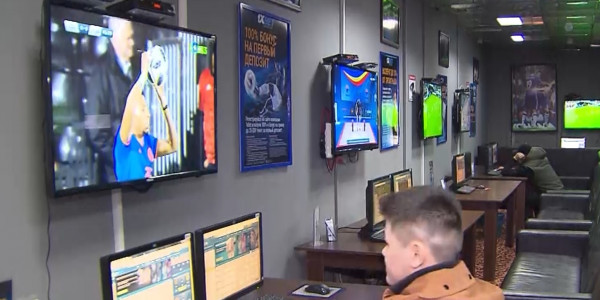 Казахстанцам с долгами могут запретить играть в азартные игры