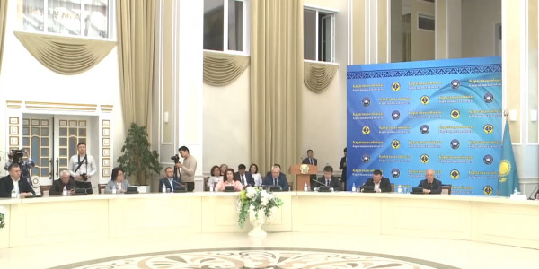 Қарағанды облысының әкімі Қазақстан халқы Ассамблеясының мүшелерімен кездесті