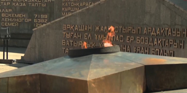 Военные песни транслируют в Домах ветеранов