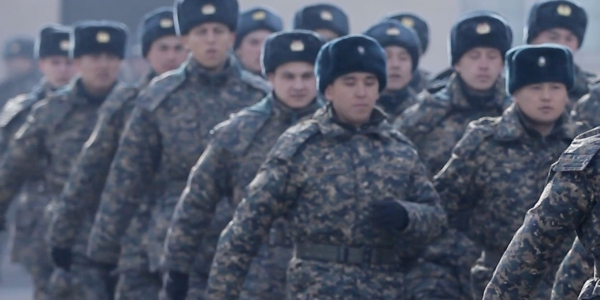 Ұлттық Ұлан жауынгерi мен балаларды судан құтқарған полицей. &laquo;Patriot&raquo;