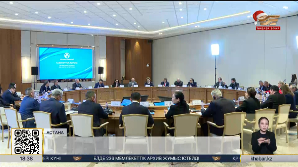 Мемлекеттік кеңесші Ұлттық құрылтай мүшелерімен кездесті