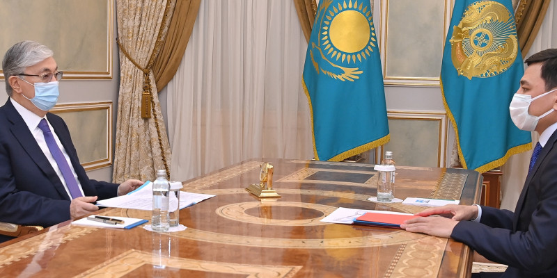 Глава государства провёл встречу с акимом Нур-Султана