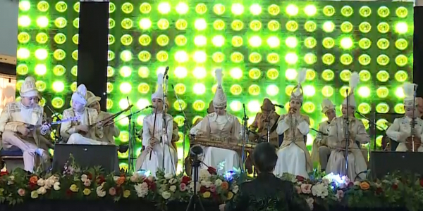 Четырехчасовая игра на инструментах ансамбля &laquo;Коркыт&raquo; побила мировой рекорд