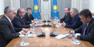 Н.Назарбаев провел переговоры с М.Шентопом