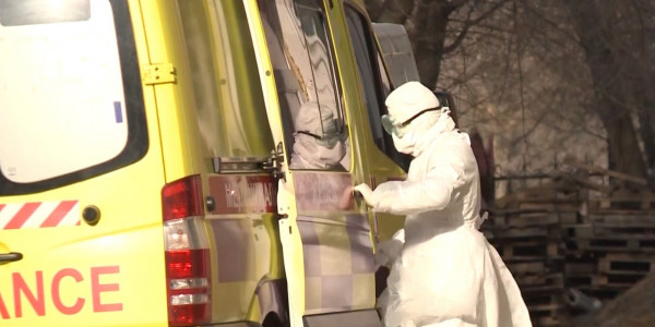 Halyk Bank дәрігерлерге қаржылай сыйақы берді