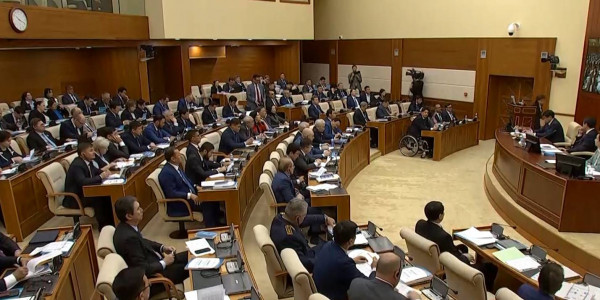 Как в Казахстане будут бороться с ростом должников?