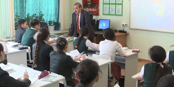 Педагогам задолжали больше 300 миллионов тенге в ВКО