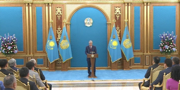 Қасым-Жомарт Тоқаев &laquo;ҚР Азаматтарының борыш жүктемесін азайту туралы&raquo; Жарлыққа қол қойды