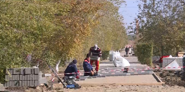 В Актобе отремонтировали один из старейших городских скверов