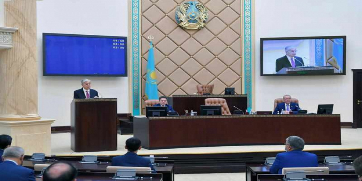 Президент призвал депутатский корпус к сплоченной работе