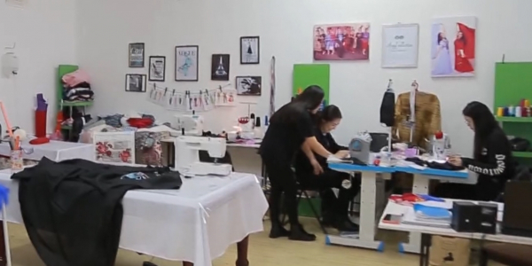 Атыраулық волонтёрлер медициналық маска дайындайды