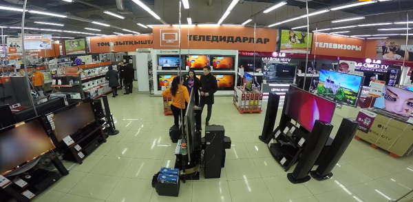 Аша Матайға романтик жігіт Арманның көзінше сезімін білдірді