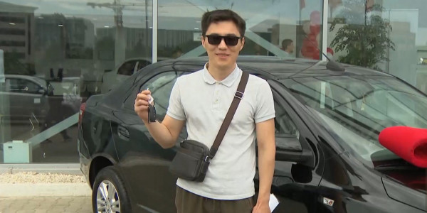 Ключи от автомобилей начали получать казахстанцы