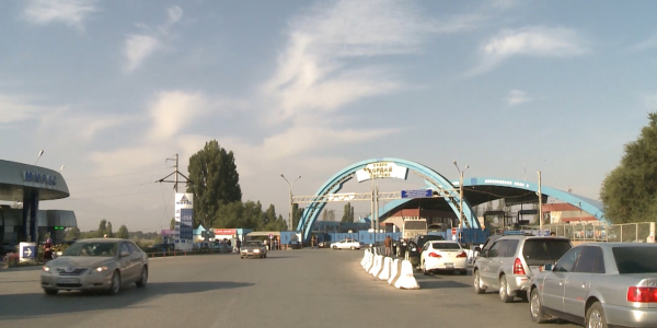 Қазақстан &ndash; Қырғызстан шекарасында жүк көліктерінің кептелісі пайда болды