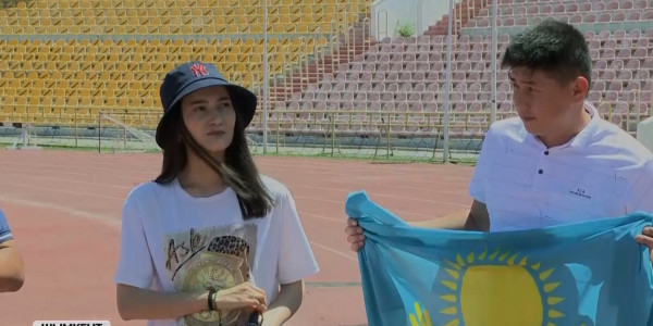 Шымкентте дауылдан кейінгі үйінді астынан туымызды алып шыққан қос азаматтың әрекеті көпке үлгі