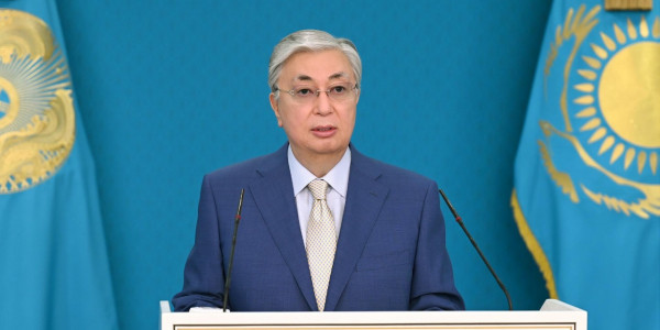 Токаев поздравил дипломатов с профессиональным праздником