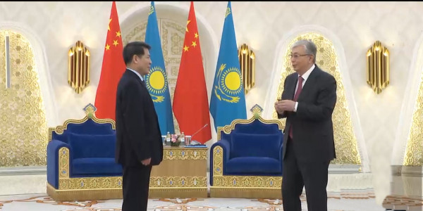 К.Токаев принял спецпредставителя Правительства КНР по делам стран Евразии