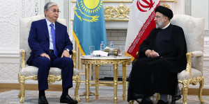 Глава государства провел встречу с президентом Ирана