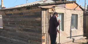 Столичные жители живут в разваливающихся домах