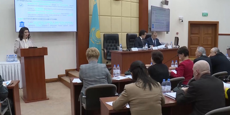 Госслужащие в Казахстане попадут под сокращение