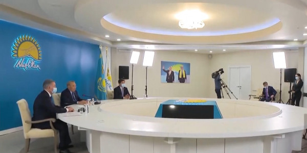 Елбасының қатысуымен Nur Otan партиясы фракциясының отырысы өтті