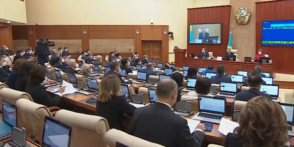 Снизить пенсионный возраст до 60 лет предложили депутаты