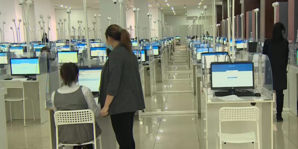 102 тысячи абитуриентов набрали пороговый балл на январском ЕНТ