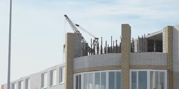 Строительство новой школы в Павлодаре приостановлено из-за невыплаты зарплаты