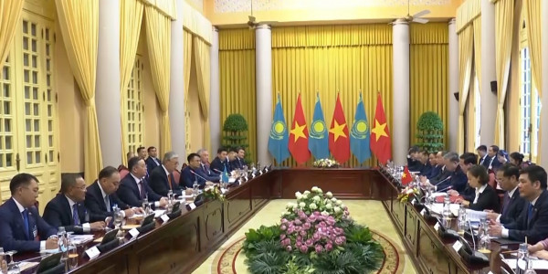 Что даст Казахстану и Вьетнаму безвизовый режим