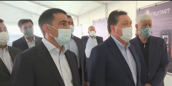 Аскар Мамин посетил строящиеся производственные комплексы в Алматы