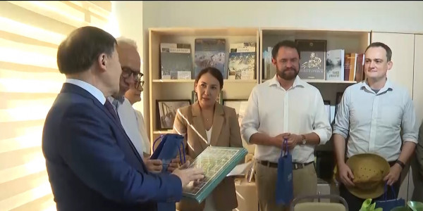 Иностранцы изучают государственный язык и традиции казахского народа