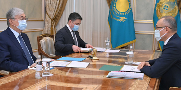 Президент принял главу Нацбанка на фоне геополитической ситуации в мире