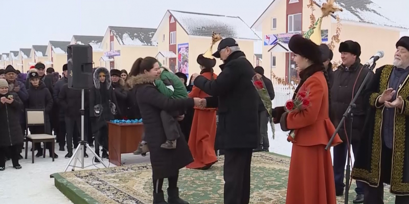 70 многодетных и малообеспеченных семей в Талдыкоргане стали новоселами