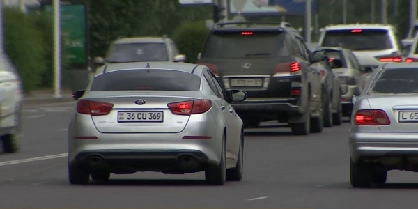 Шетелдік нөмірмен жүретін автокөліктерді тіркеу міндеттеледі