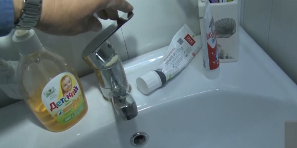 Жители посёлка Белоусовка в ВКО больше 2 лет ждут водоснабжения без перебоев