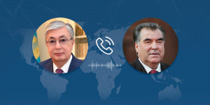 Президент Казахстана провел телефонный разговор с Президентом Таджикистана