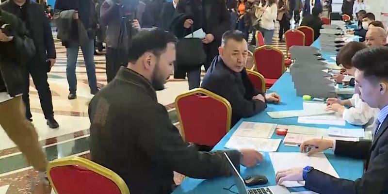 Председатель партии Respublica Айдарбек Ходжаназаров принял участие в голосовании на выборах