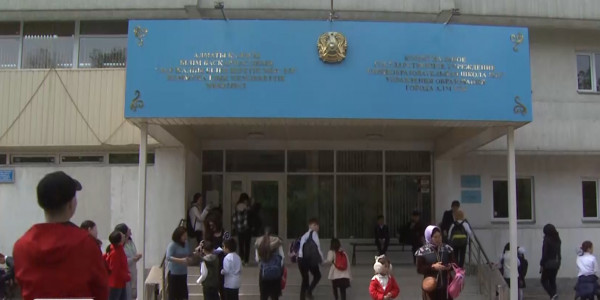 Аралас мектептер қазақ тілінің дамуына кедергі келтіруде