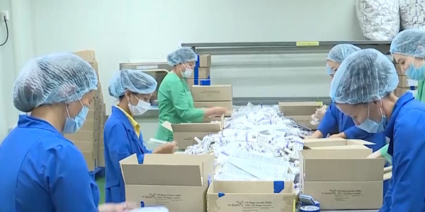 Актюбинский фармзавод наладил выпуск медицинских масок и антисептиков