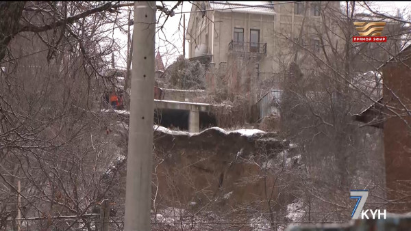 Погибшим при сходе оползня в Алматы спишут кредиты