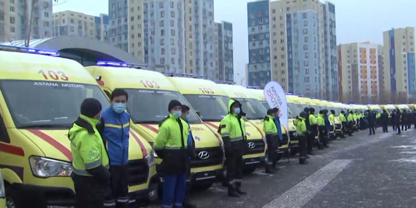 Алматыда Тәуелсіздік күні 372 отбасына жаңа пәтер кілті берілді